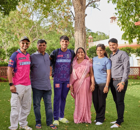 Dhruv Jurel family pic